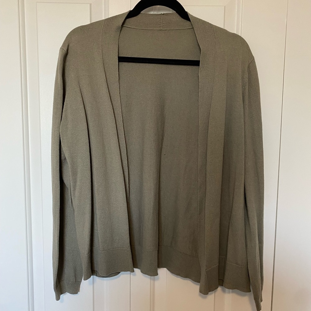 🎉 5/$30 - Forest Green cardigan